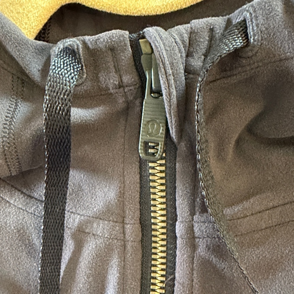Lululemon Hooded Define Jacket in Nulu fabric in Blue/Grey - Picture 3 of 10